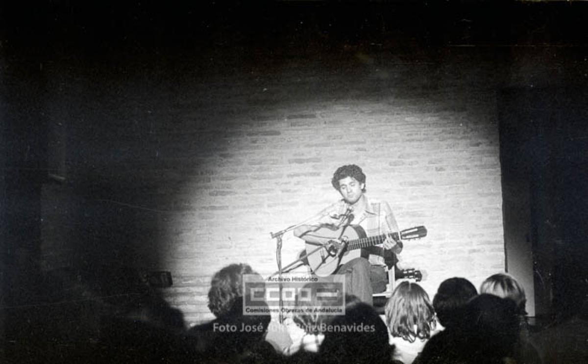 15. Concierto de Carlos Canos en los Salesianos de Triana. Sevilla, 26 de junio de 1976. Foto de José Julio Ruiz Benavides (AHCCOOA).